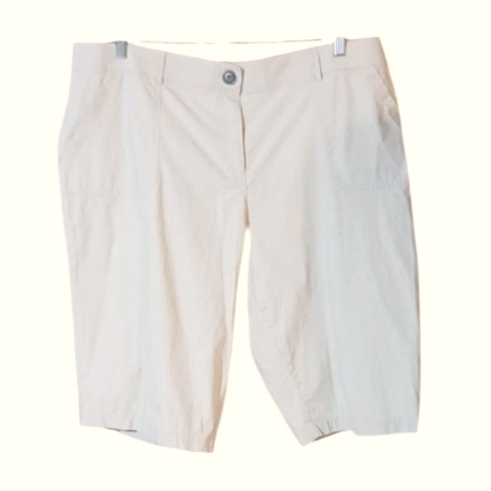 Plus Size Women's Shorts/ Pedal Pushers